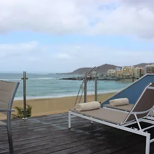 espectacular-vivienda-primera-linea-playa-las-canteras.in-canary-islands.com/